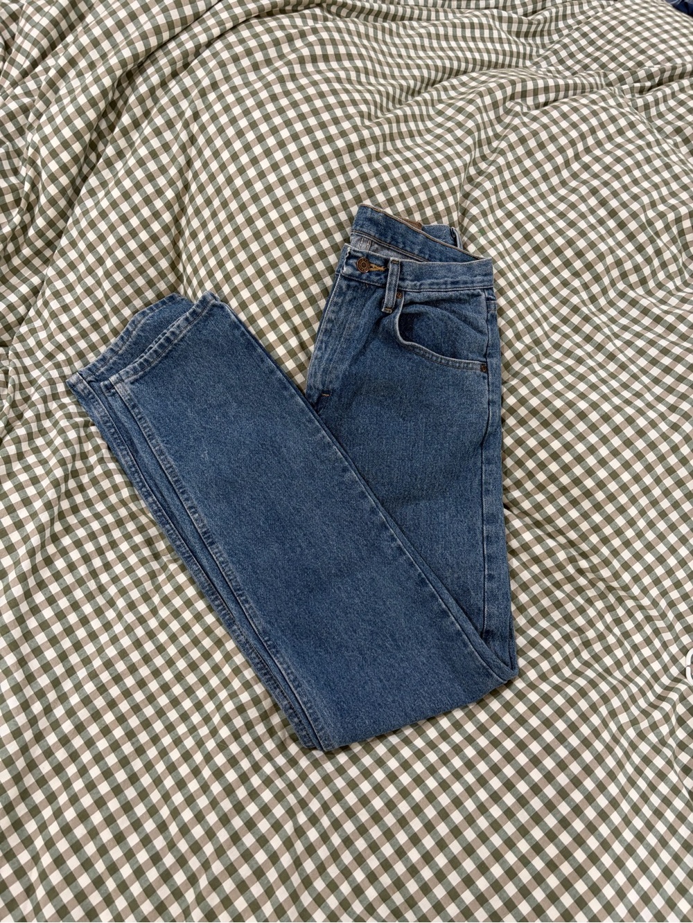Wrangler Straight-Leg Women's Jeans in Denim Blue